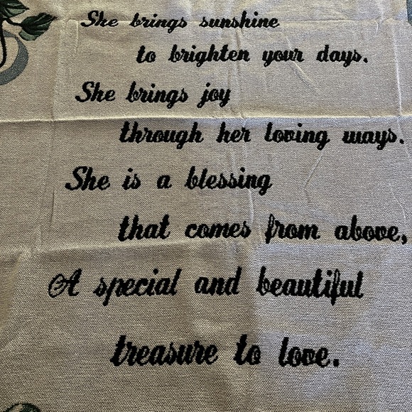 NWOT Daughter In Law Tapestry Throw Blanket 63"x54" - Picture 6 of 12